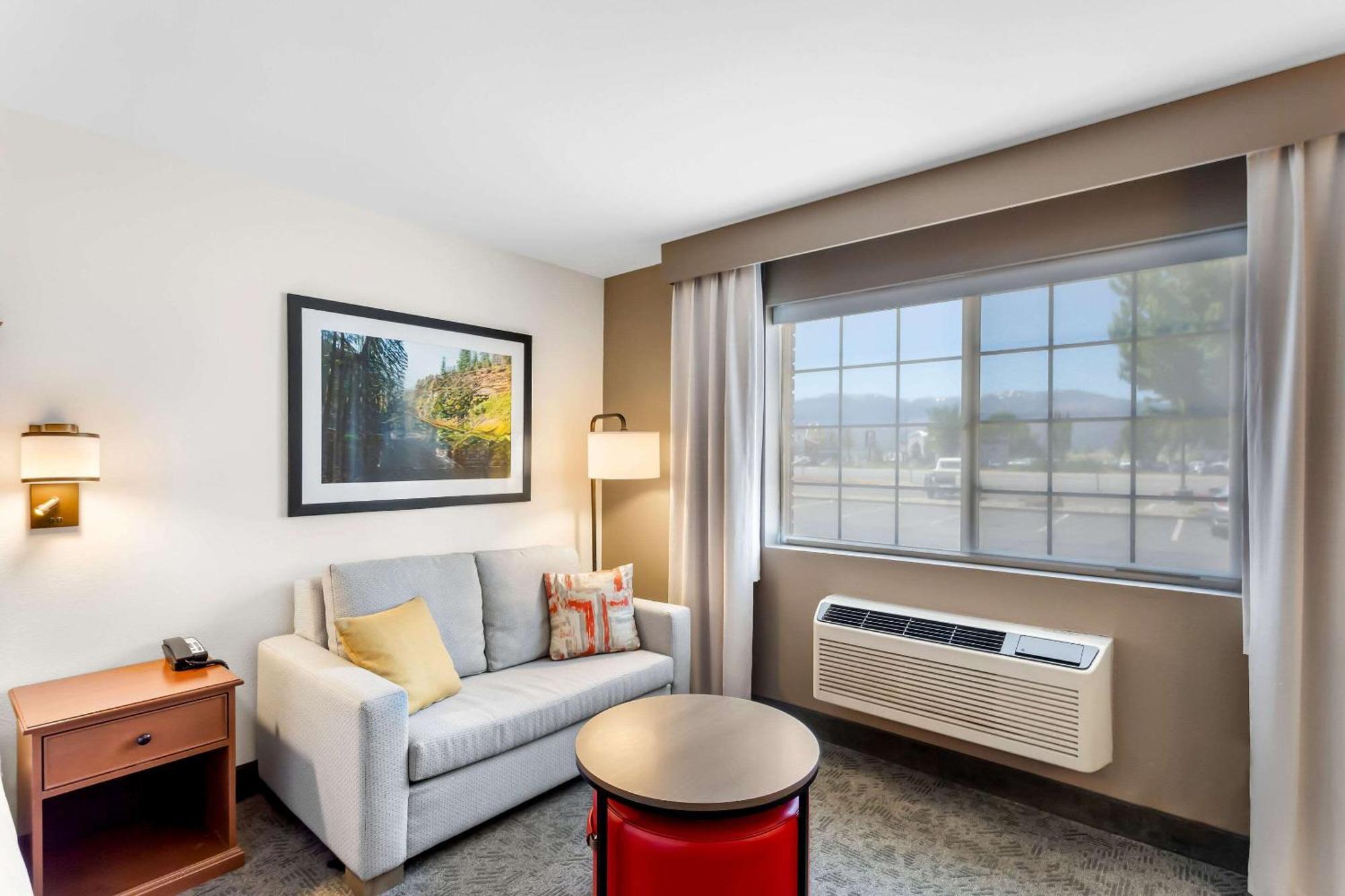 Comfort Inn & Suites Сузанвилл Экстерьер фото