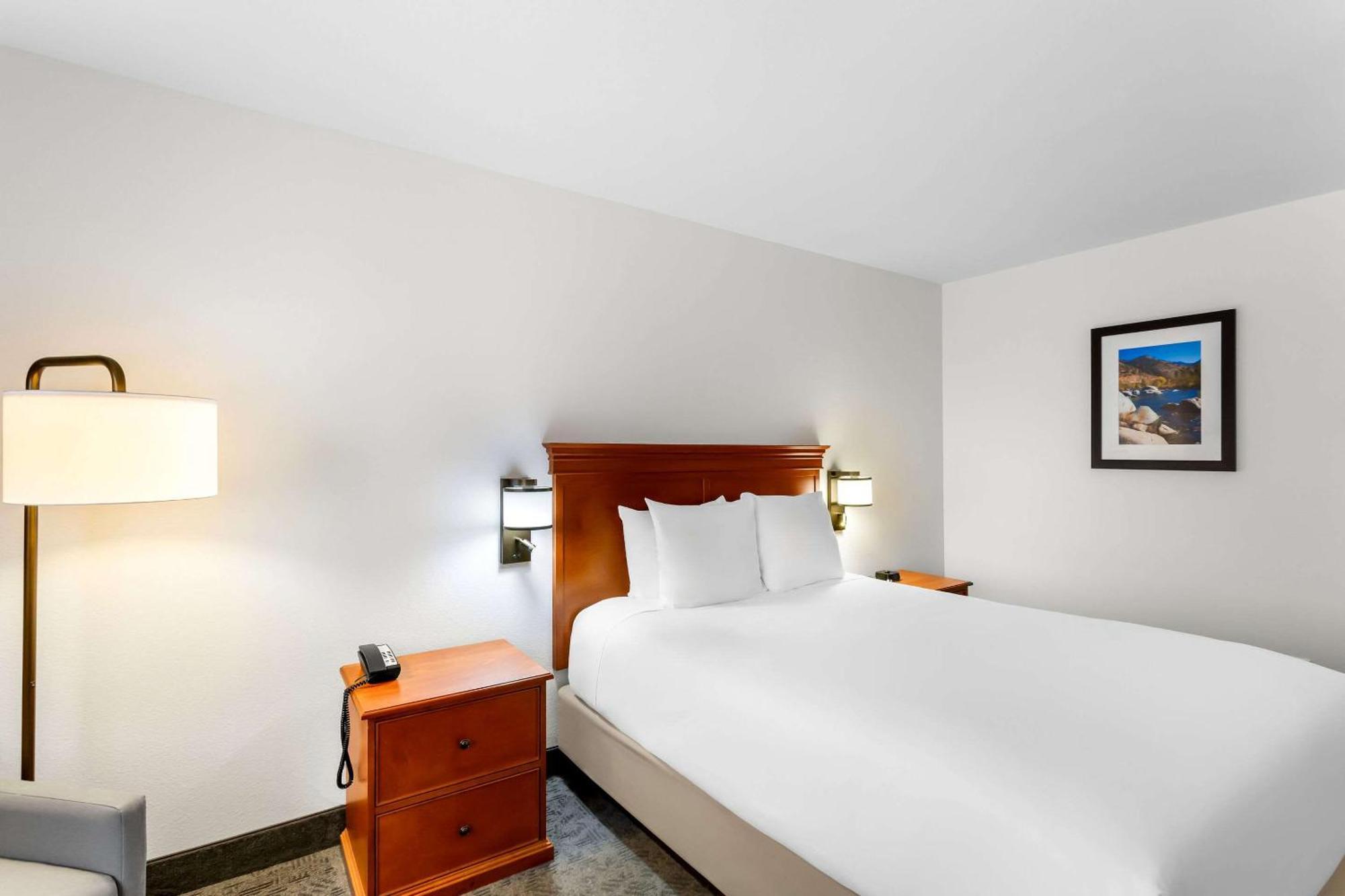 Comfort Inn & Suites Сузанвилл Экстерьер фото